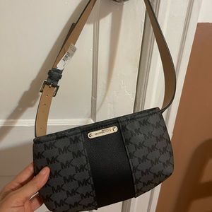 NWT Michael Kors Women’s Small Waist Bag Size L/XL Fanny Pack